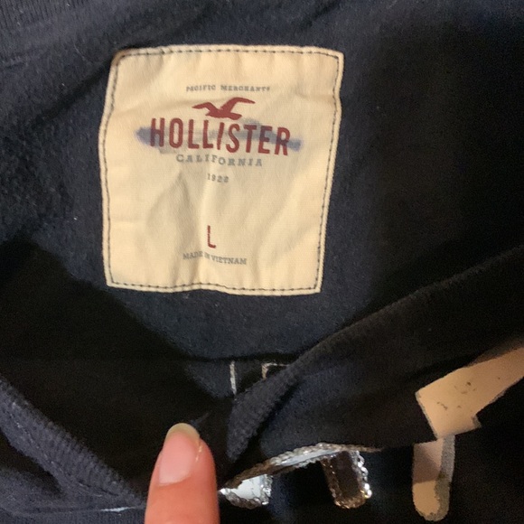 Long sleeve Hollister surf on surf top off the shoulder large - Picture 2 of 2